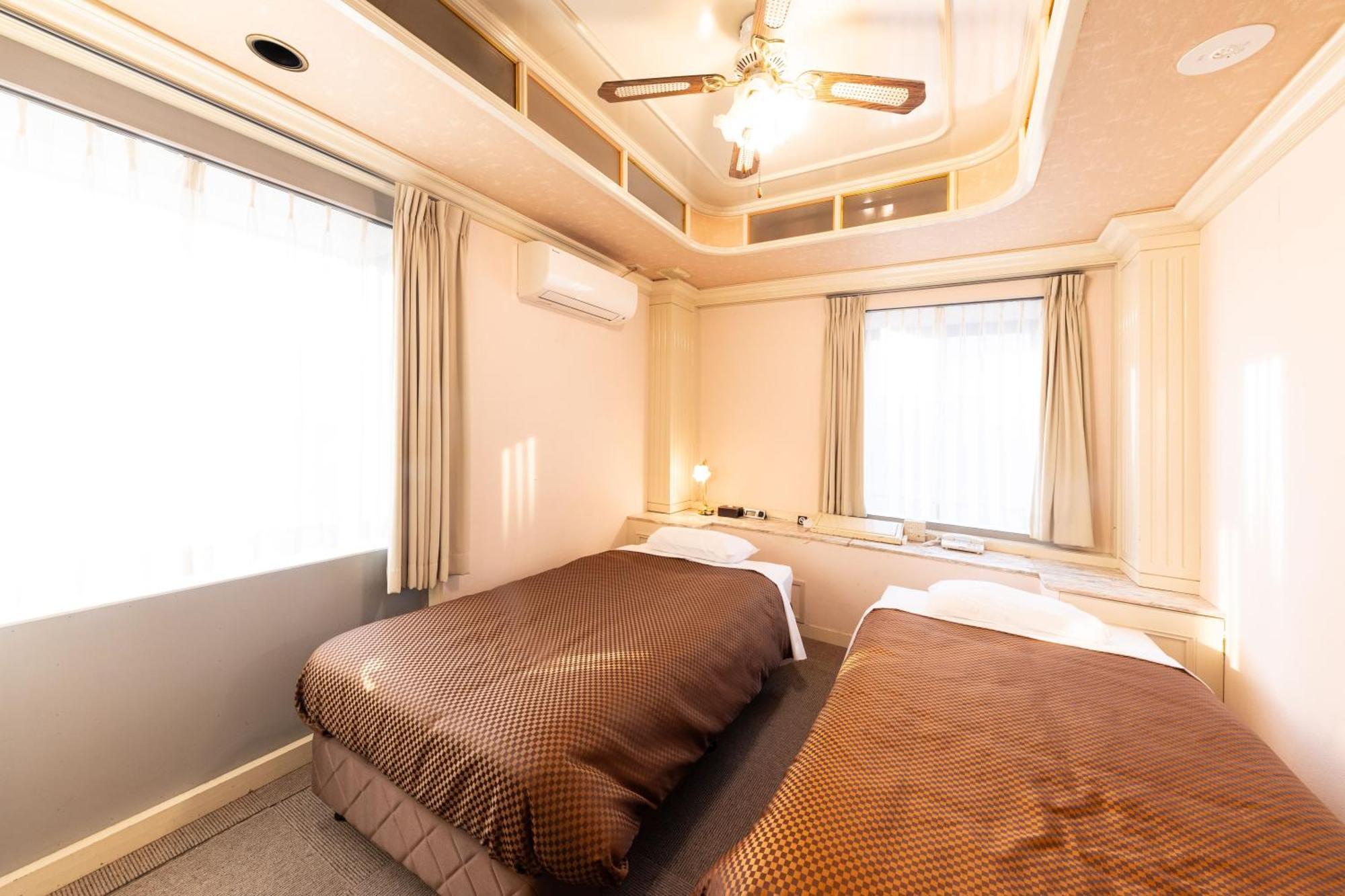 Reco Hotel Mikuni Toyonaka Ngoại thất bức ảnh